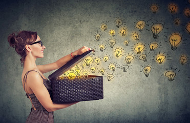 汽车显示abs和刹车灯一直亮是什么原因