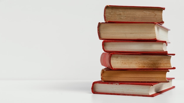 汽车显示abs和刹车灯一直亮是什么原因